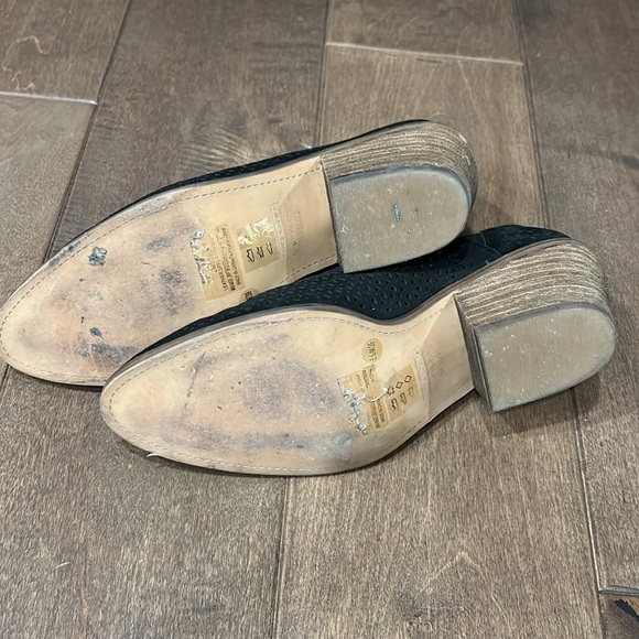 Vince Camuto Ankle Boots/ shoes  Size 8 1/2 - Picture 5 of 5